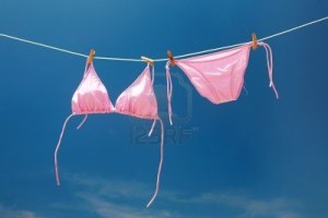 13542664-pink-bra-and-panty-on-clothesline